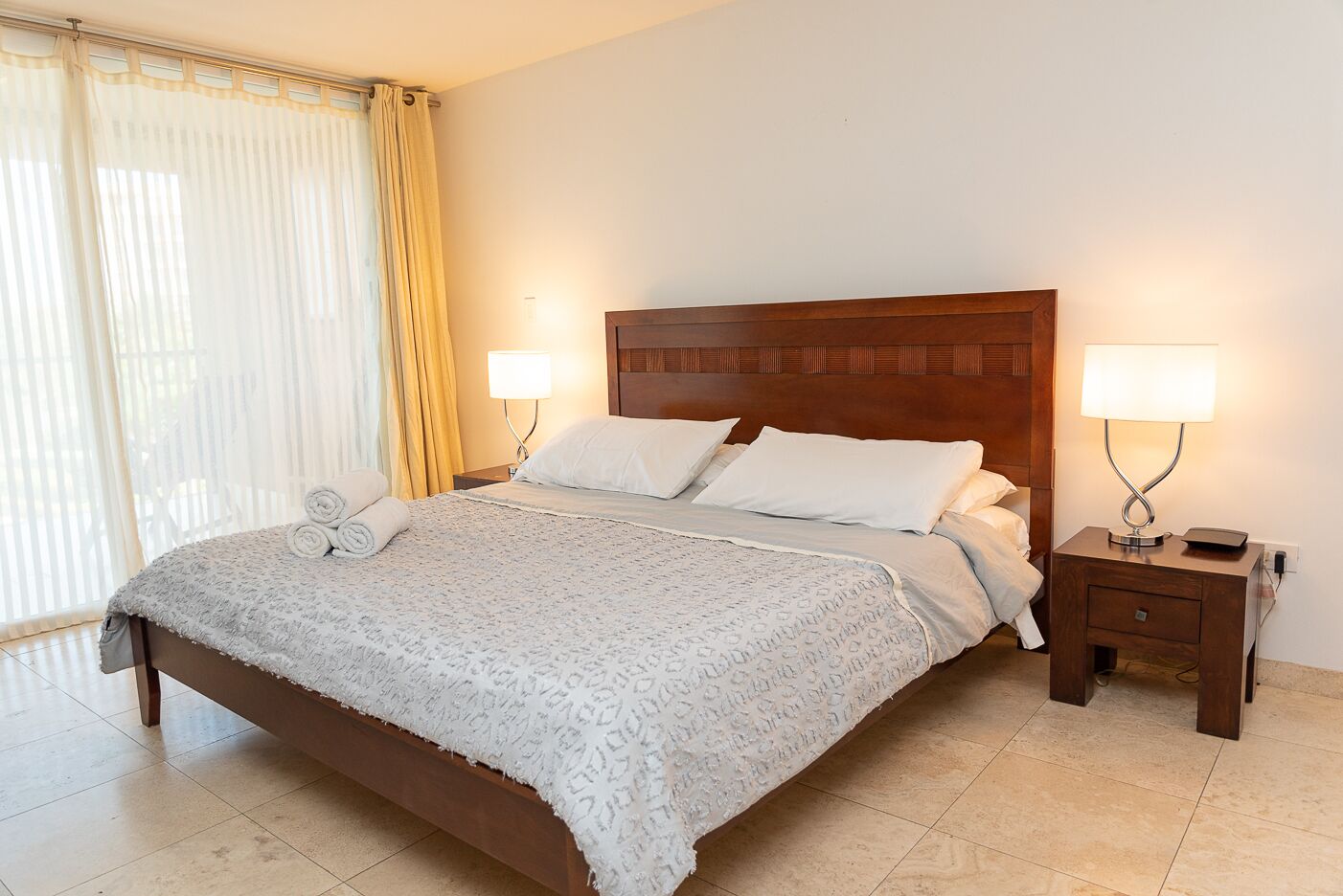 2 bedrooms, in-room safe, desk, iron/ironing board