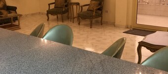 Great location between Lebanon & Sheihab St.