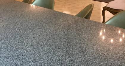 Great location between Lebanon & Sheihab St.