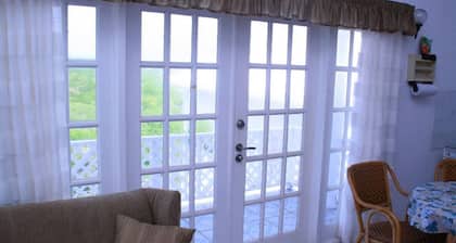 One bedroom & kitchenette, Air Condition apartment fully furnished.