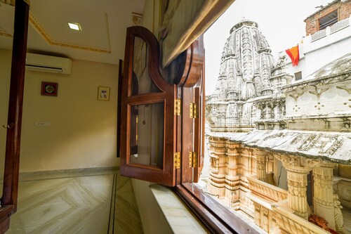 A cozy and cool place 