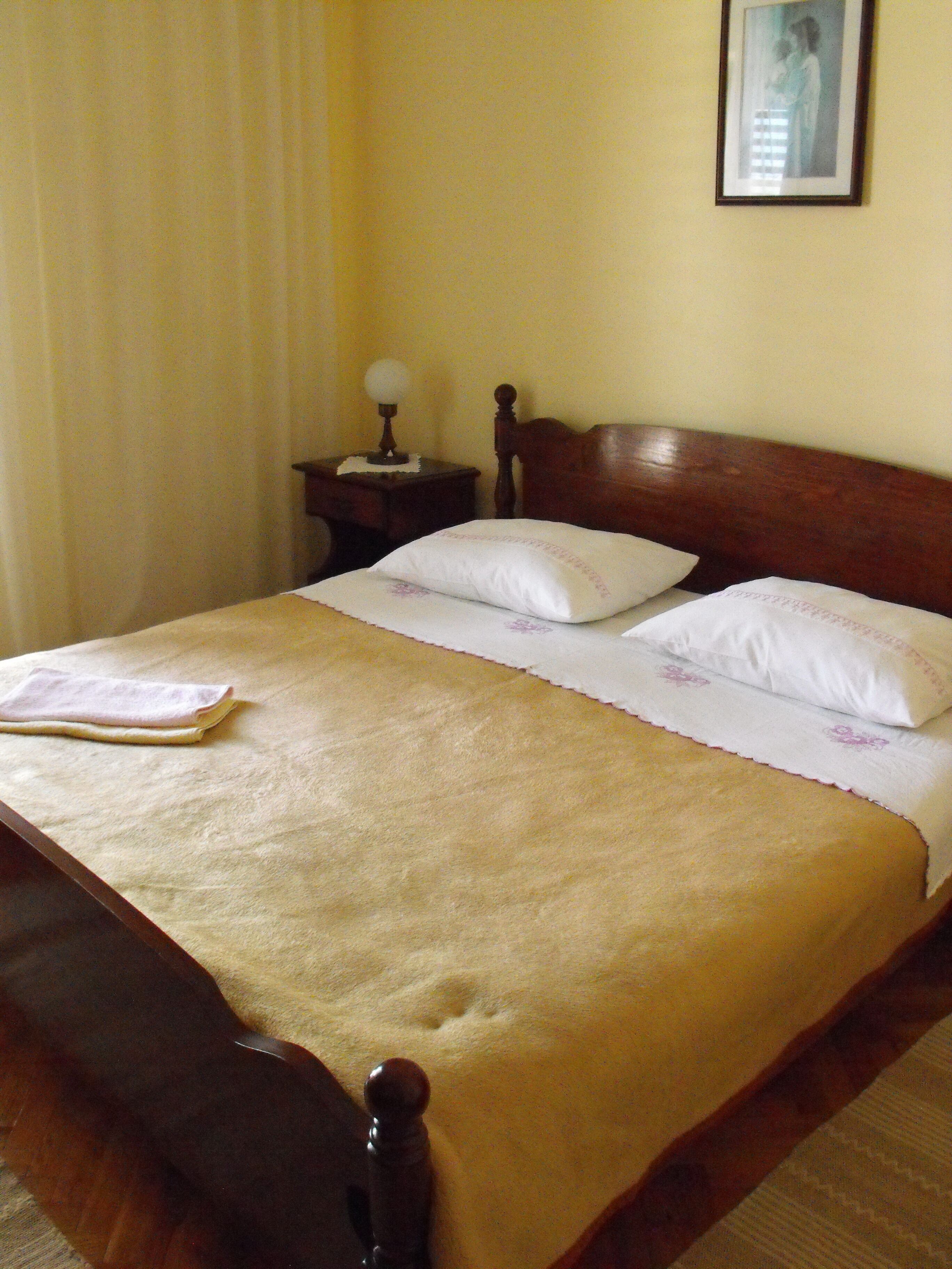 4 habitaciones, tabla de planchar con plancha y wifi gratis 