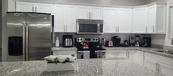 Island Getaway Near Albany and Lyford Cay Resorts, Marinas and Golf Courses