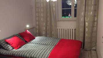 1 habitación, tabla de planchar con plancha, wifi y ropa de cama