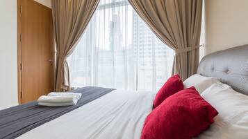 2 bedrooms, iron/ironing board, WiFi, bed sheets