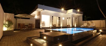 DELUXE VILLA MED PRIVAT SVIMBAD