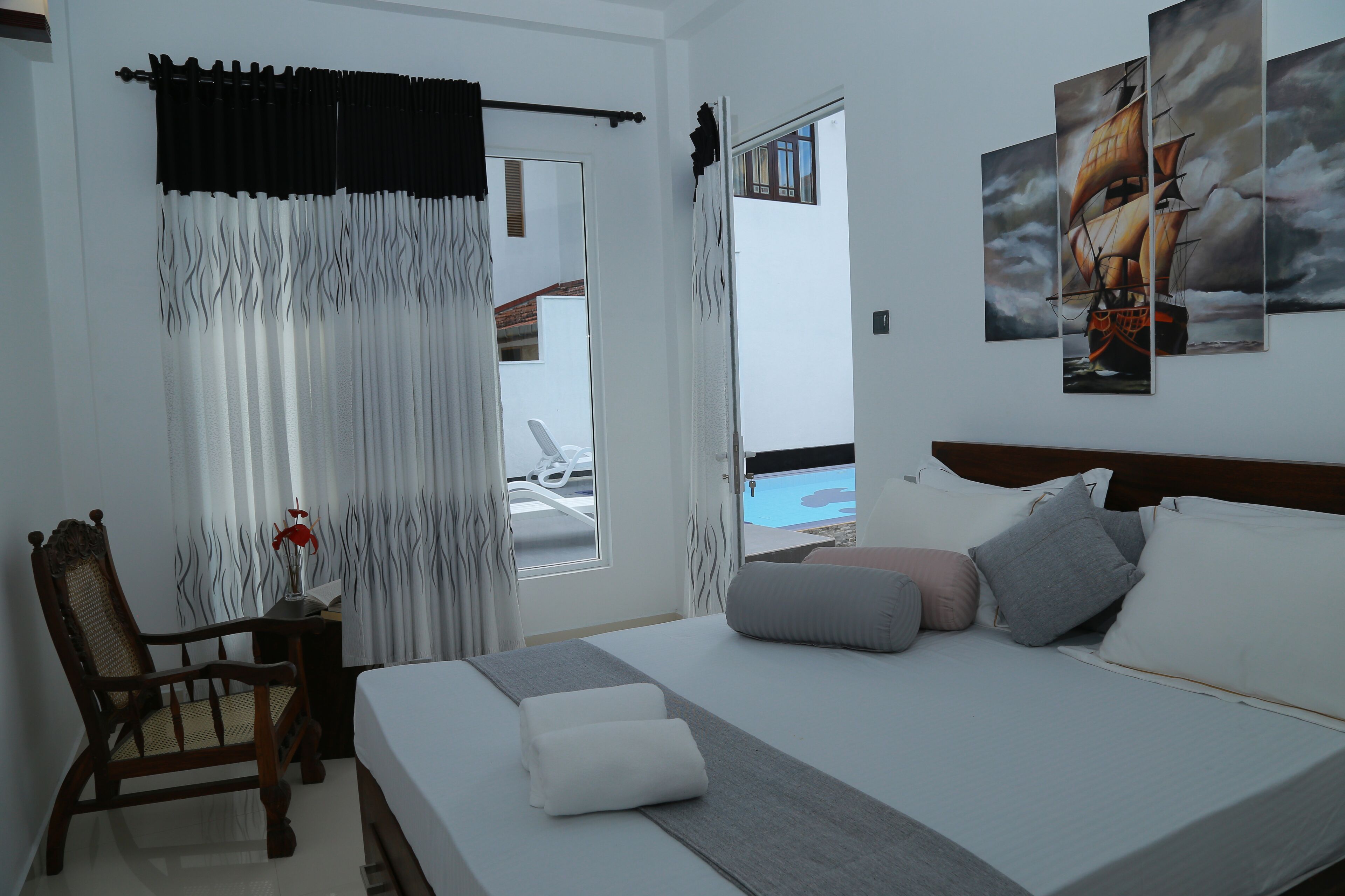 5 habitaciones, escritorio, tabla de planchar con plancha y wifi gratis 