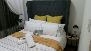2 bedrooms, iron/ironing board, WiFi, bed sheets