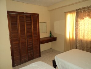 15 bedrooms, iron/ironing board, WiFi, bed sheets - CLIFTON BEACH HOTEL,Friends and Family,Home away from home! (UNION ISLAND)