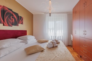1 bedroom, iron/ironing board, free WiFi, bed sheets