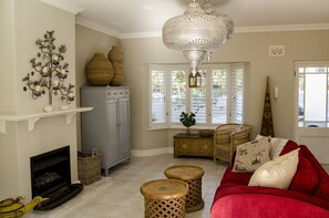 TV, fireplace, stereo