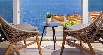 "Apartment SEVEN" with Stunning Sea View