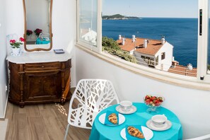 Outdoor dining - "Apartment SEVEN" with Stunning Sea View (Dubrovnik)