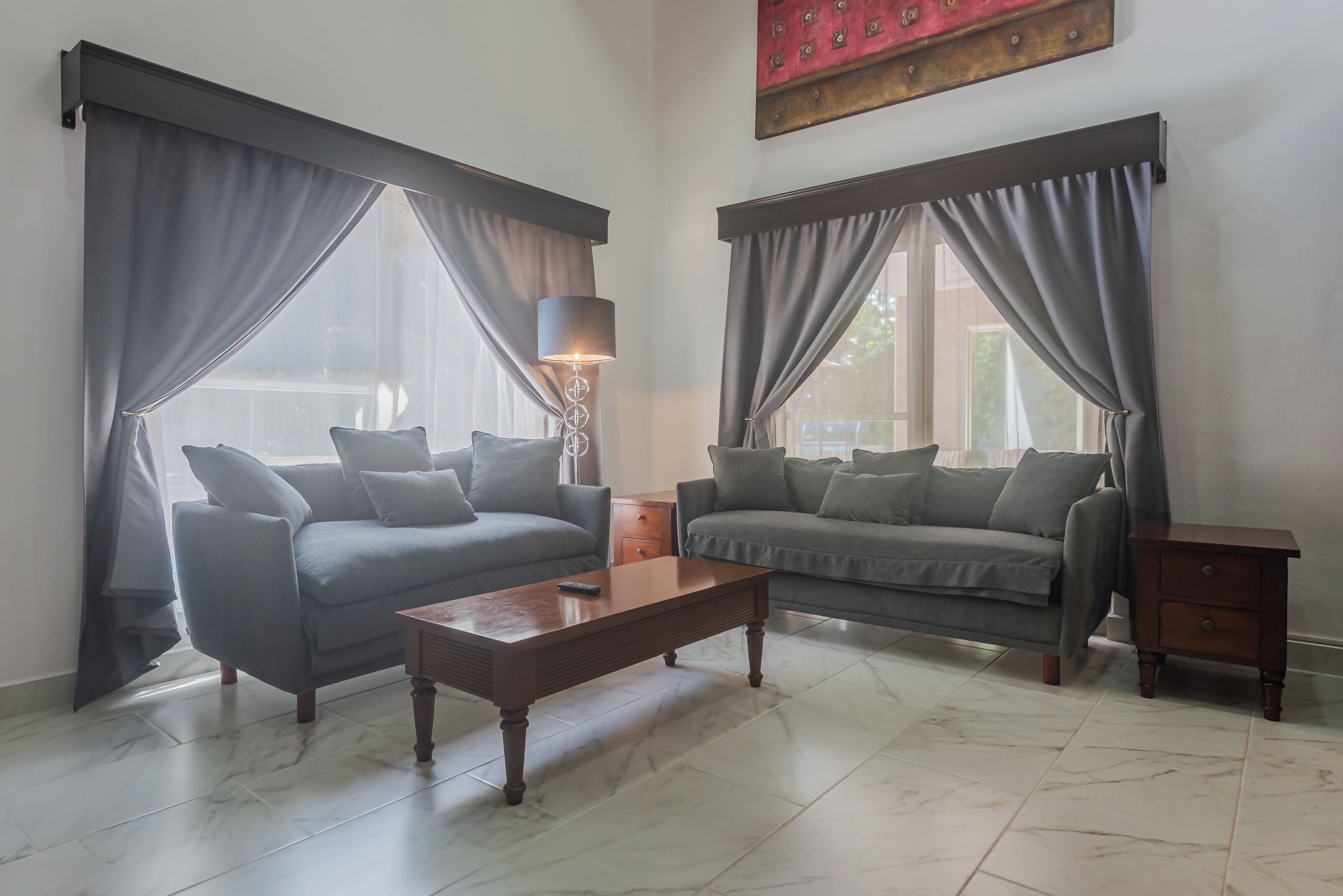 TV connectée, lecteur de DVD, livres