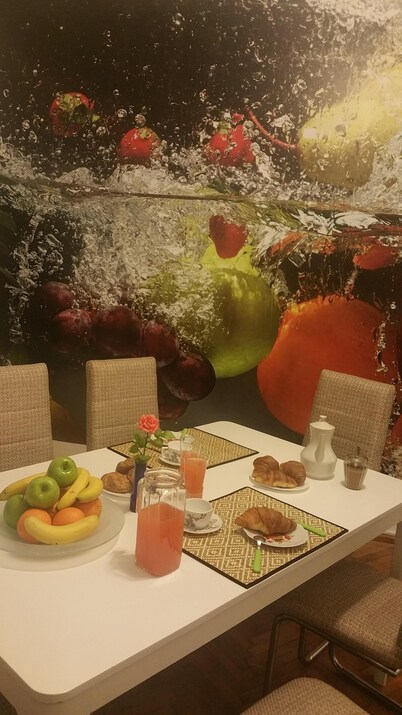 3 Bds Apartment In The Heart Of Bucharest, free transfers form/to airport