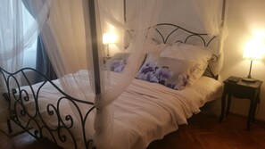 3 bedrooms, iron/ironing board, Internet, bed sheets