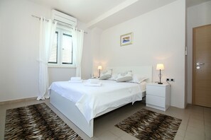 3 chambres, fer et planche à repasser, Wi-Fi gratuit, draps fournis