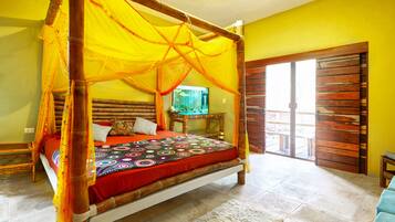 4 bedrooms, in-room safe, iron/ironing board, WiFi