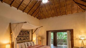 4 bedrooms, in-room safe, iron/ironing board, WiFi