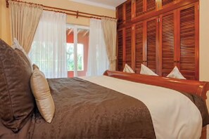 5 bedrooms, in-room safe, desk, iron/ironing board - Spacious, Private, Luxury Villa with Private Pool & 10 min.  walk to the beach (Puerto Aventuras)