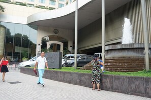 Property grounds - 2BR Super Condo near Ben Thanh market (Nguyễn Thái Bình)