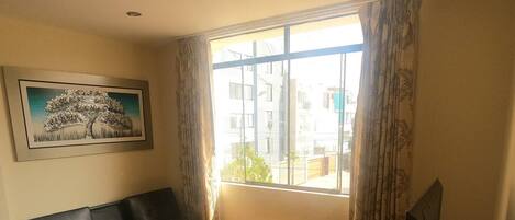 Smart TV, DVD player, stereo