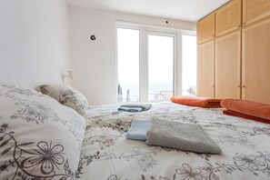 1 bedroom, free WiFi, bed sheets