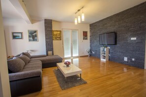 Smart TV, fireplace, video games, table football