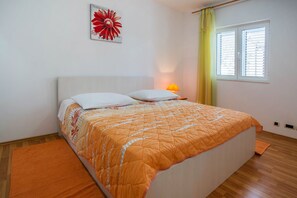 7 Schlafzimmer, Bügeleisen/Bügelbrett, kostenloses WLAN, Bettwäsche