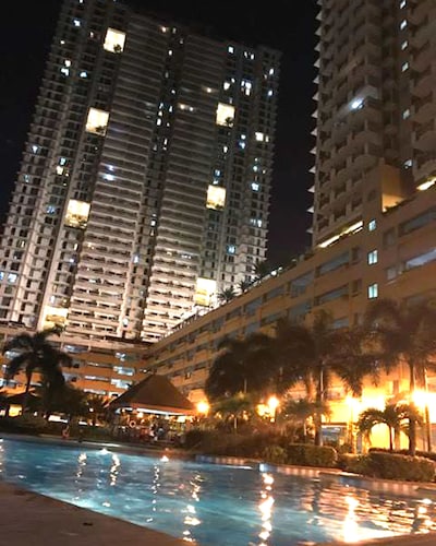2BR fully furnished condo - very near MAKATI