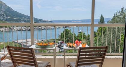 Beau grenier sur la mer et la rivière coust, vue mer panoramique