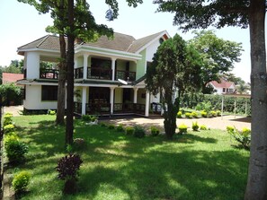 Exterior - Blue Ocean Safaris Villa (Arusha)