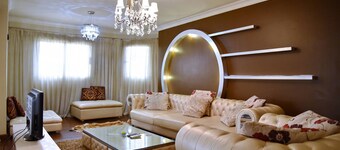 Fancy 3BR/200m In Elite Sheraton