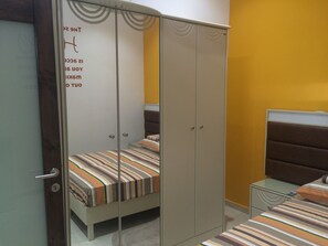3 Schlafzimmer, Bügeleisen/Bügelbrett, Internetzugang, Bettwäsche