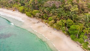 Beach - Luxury Waterfront Apartment (Jaco)