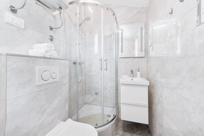 Vasca, asciugacapelli, bidet, asciugamani