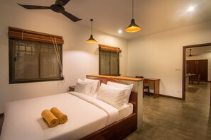 2 bedrooms, iron/ironing board, Internet, bed sheets