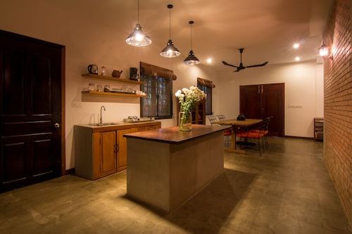 Big Charming House (Free transfers)