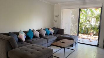 Smart TV, DVD player