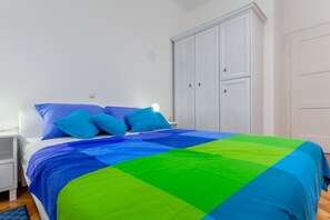 2 chambres, fer et planche à repasser, lit parapluie, Wi-Fi gratuit