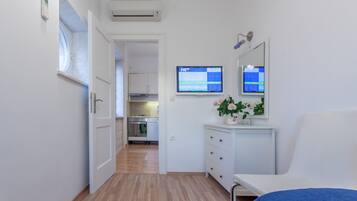 2 bedrooms, iron/ironing board, travel crib, free WiFi