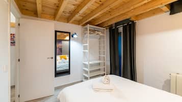5 bedrooms, in-room safe, iron/ironing board, free WiFi