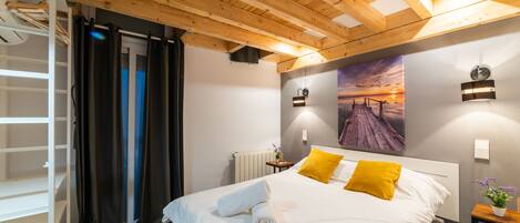 5 soverom, safe på rommet, strykejern/-brett og wi-fi (inkludert)