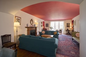 Fireplace, books, stereo