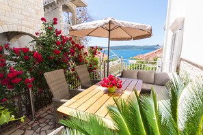Outdoor dining - SEA VIEW NEAR BEACH AND OLD CENTER OF TOWN (TROGIR)