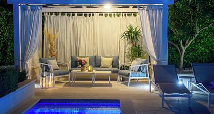 Deluxe 4* Apartment Giovanni with heated pool