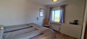 4 bedrooms, travel cot, free WiFi, bed sheets