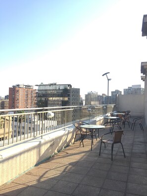 Outdoor dining - Cozy and great apartment in the best place in Santiago (Santiago)