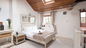 4 chambres, fer et planche à repasser, lit parapluie, Wi-Fi gratuit