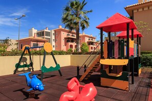 Children’s area - Vilamoura Luxurious PENTHOUSE. 2 large pools, covered parking. (Vilamoura Portugal)